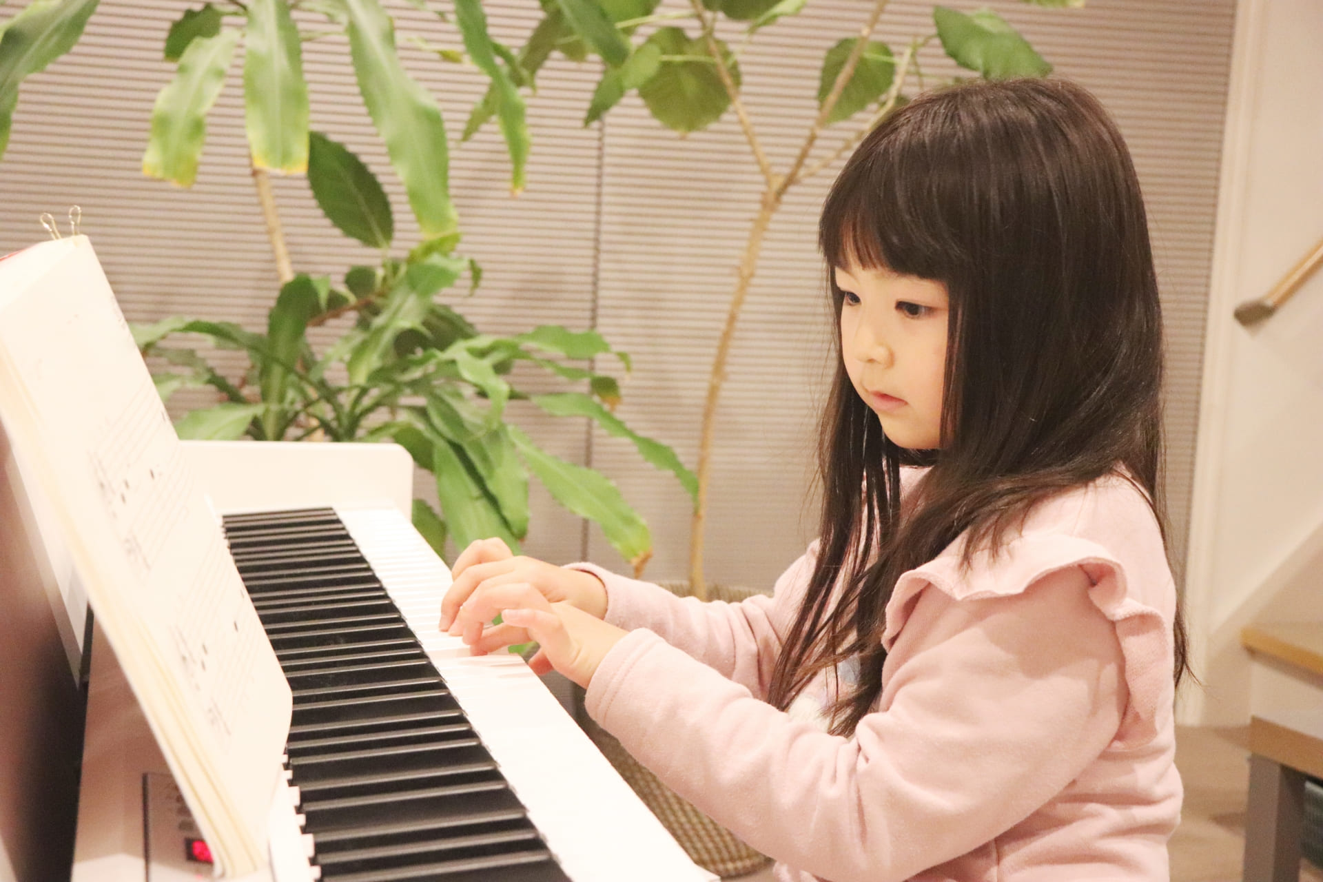 子どものピアノ学習、最適な開始年齢は？